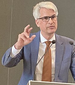  Prof. Dr. Jochen Johrendt